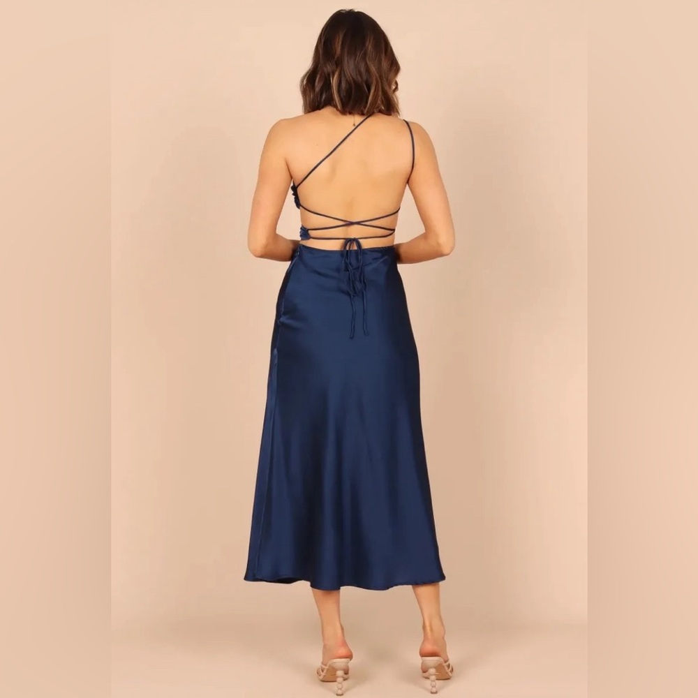 Petal and Pup One Shoulder Cut Out Midi Dress Navy - Picture 3 of 5